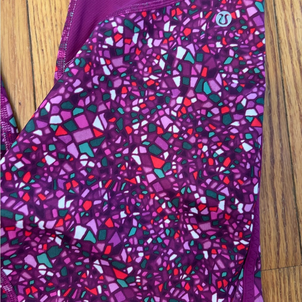 Lululemon Mosaic Print Cropped Leggings Size 4 - Picture 5 of 11